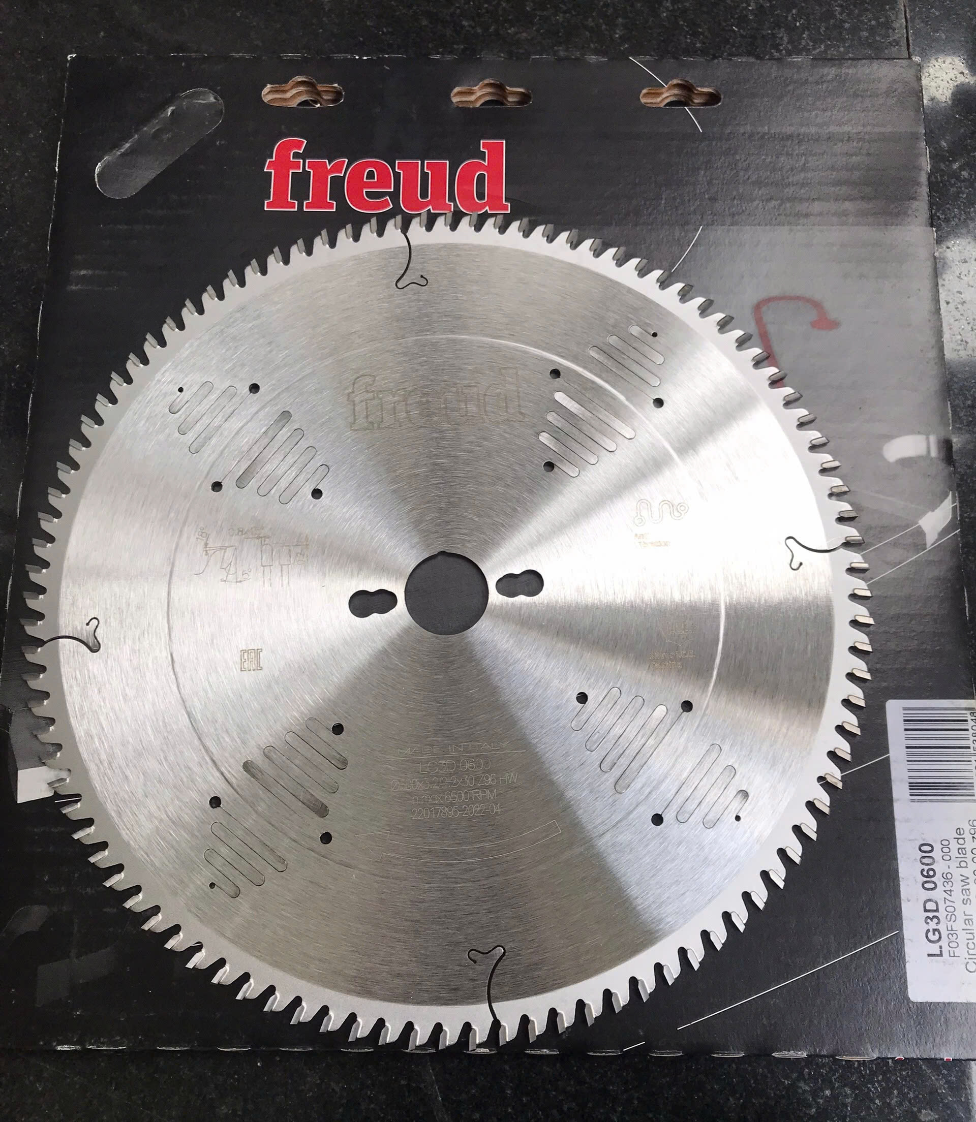 Lưỡi cưa Freud LG3D-0600 (300*3.2*30*96T)